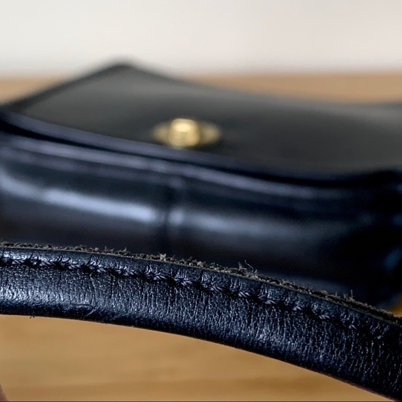 On Hold. Vintage Coach Crossbody - Picture 14 of 14